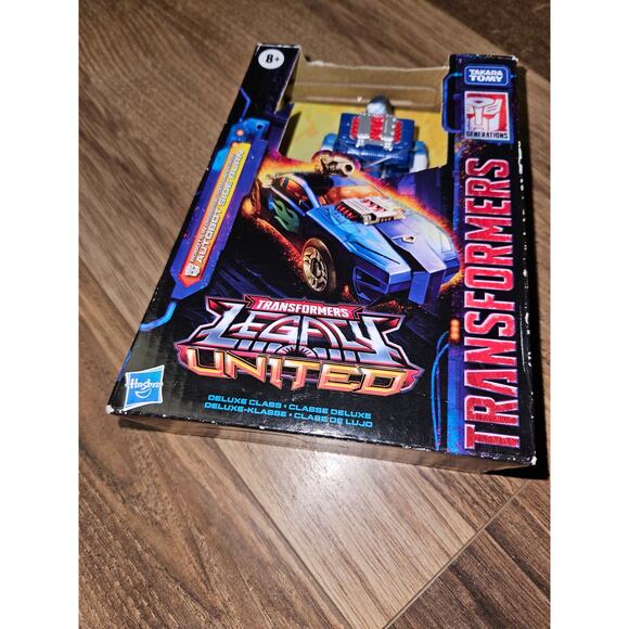 Transformers Legacy United Deluxe Class 2001 Universe Autobot Side Burn 5.5-in - Picture 2 of 9